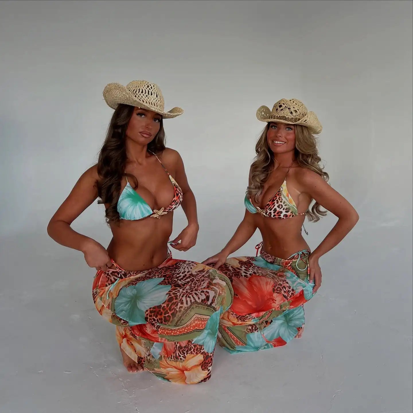 International Babe 3 Piece Swimsuit Set